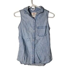 SO Shirt XS Blue Denim Sleeveless Button Top Y2K 00s Western Cowgirl Coastal‎